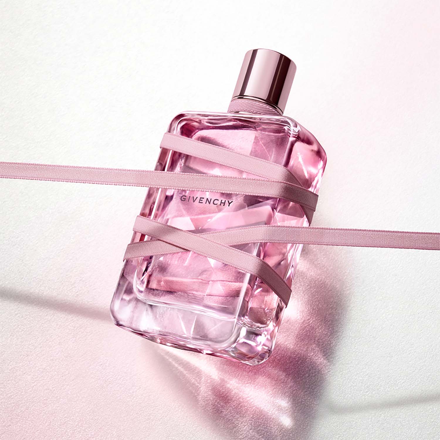 IRRESISTIBLE EAU DE PARFUM VERY FLORAL PARA MUJER
